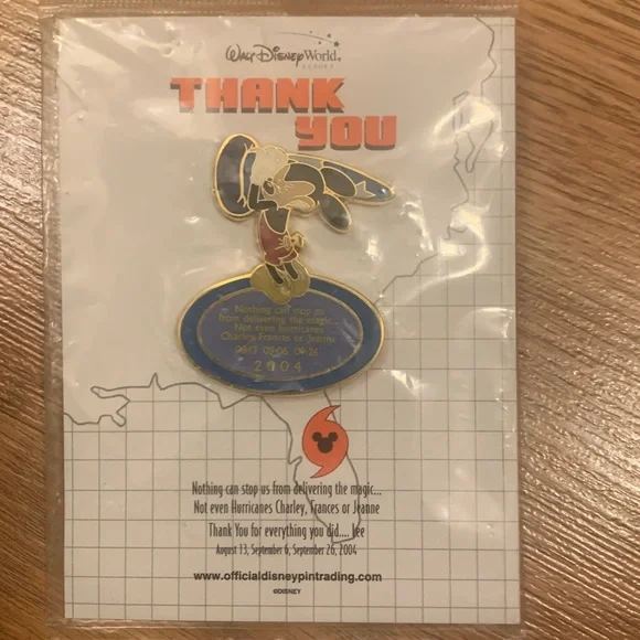 Disney Cast Exclusive Pin Set - Picture 2 of 4